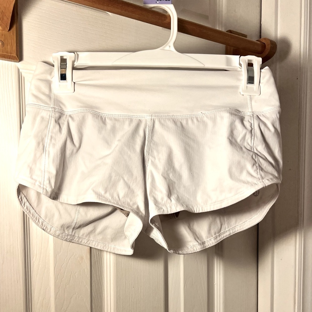 Women’s Lululemon white speed up shorts